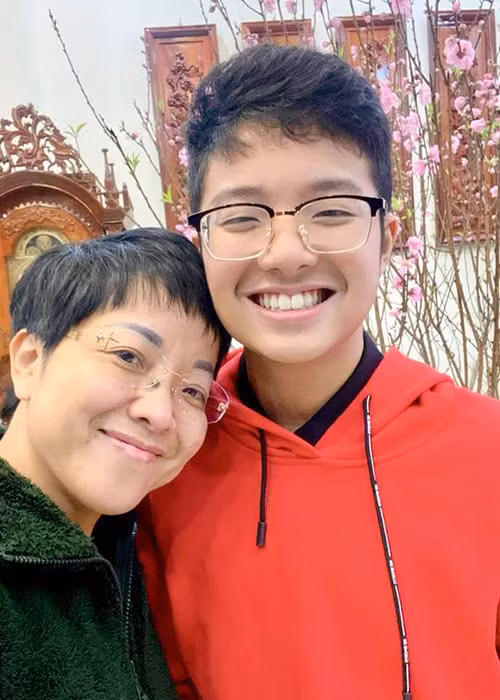 Tít có chiều cao vượt bố mẹ.