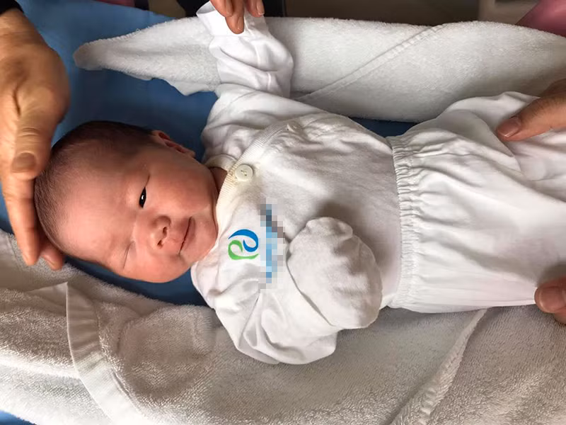 Con gái của Phí Linh được bố mẹ đặt tên thân mật là Linh con.