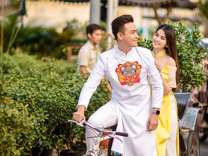 Sau vài năm, Kha Ly và Thanh Duy được mời đi hát cùng nhau 1 ca khúc. Lúc đó, đều đang độc thân nên cả hai bắt đầu tìm hiểu nhau.