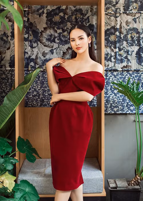 Bản sao của Hoa hậu Ngọc Hân được khen ngợi ngày càng gợi cảm trước thềm cuộc thi.