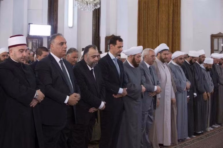 Tổng thống Syria Assad trong chuyến thăm Homs ngày 6/7.