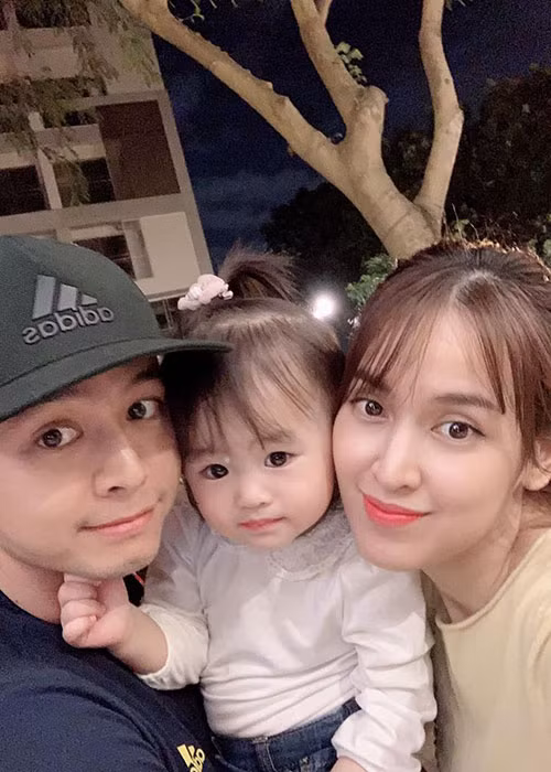 Con gái của Tú Vi và Văn Anh thừa hưởng vẻ đẹp của mẹ.
