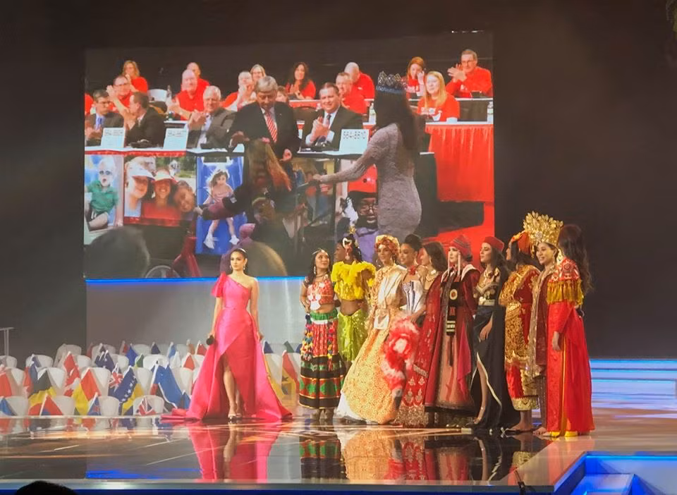 Luong Thuy Linh truot Top 5, Jamaica dang quang Hoa hau The gioi 2019-Hinh-30