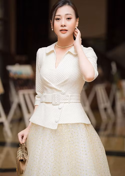 Diễm viên Phương Oanh cũng từng suýt là nạn nhân của ấu dâm. Theo lời diễn viên, năm 6 tuổi, cô đã thoát khỏi tay của gã yêu râu xanh hàng xóm 15 tuổi.