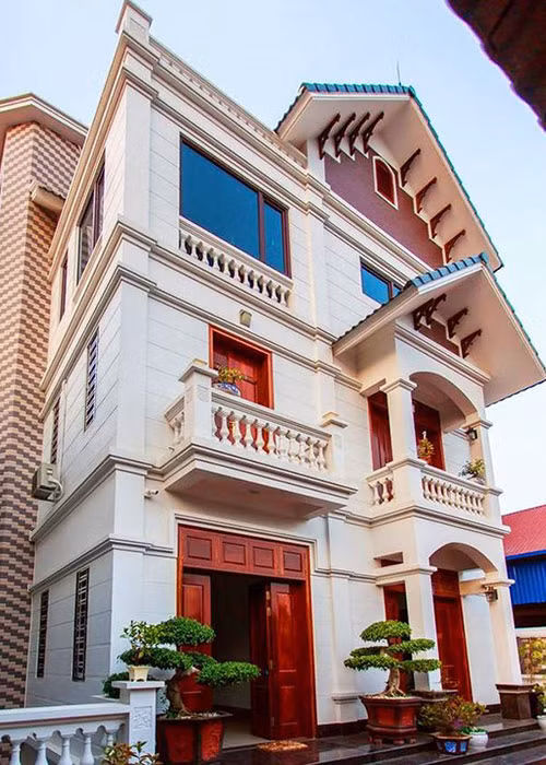 Hiện tại, vợ chồng Chiến Thắng sống trong căn biệt thự tại Vĩnh Phúc.