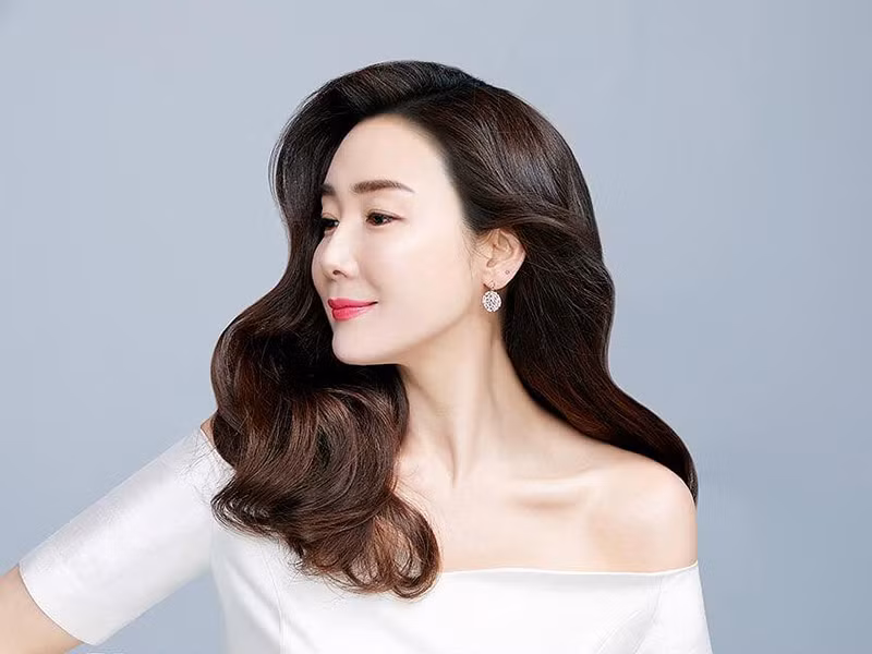 Người hâm mộ mừng cho hạnh phúc của Choi Ji Woo.
