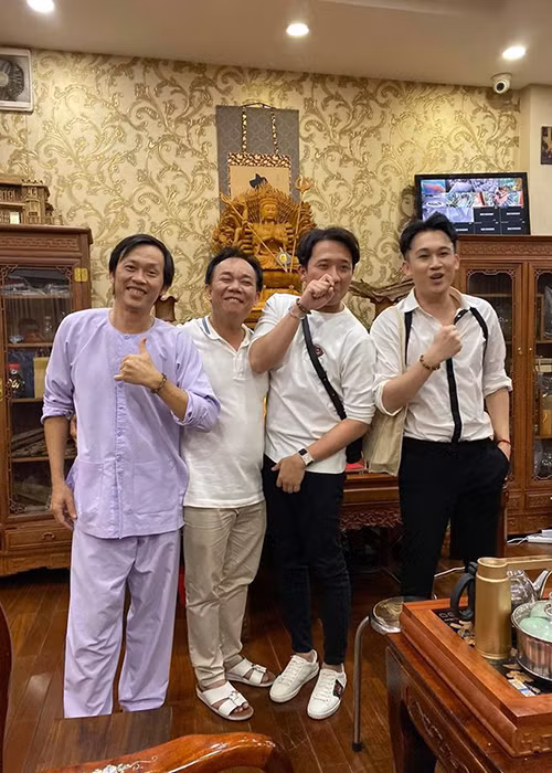 Vào các năm trước, Hoài Linh thường tổ chức sinh nhật ở một nhà hàng quen thuộc.