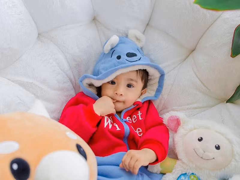 Nguyệt Ánh giữ kín ảnh cận mặt quý tử lai Ấn Độ của mình cho đến khi bé hơn 1 tuổi.