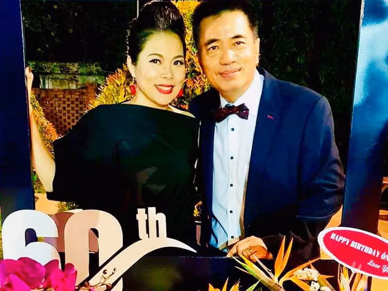 Năm 2019, trong cuộc phỏng vấn trên Vnexpress, Mỹ Lệ cho hay chồng của cô là mẫu đàn ông chăm chỉ làm việc, luôn đặt gia đình lên hàng đầu, không bao giờ lăng nhăng.