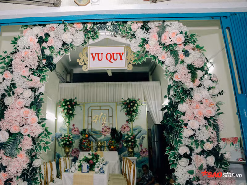 Lễ rước dâu được tổ chức tại nhà riêng của MC Hoàng Oanh tại đường Lý Thái Tổ, quận 10. Ảnh: Saostar