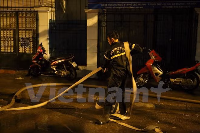 Ha Noi: Chay kho chua do cong ty May Nha Be-Hinh-4