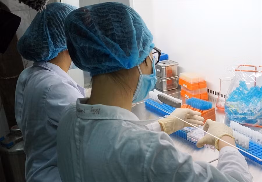 “Để chẩn đoán đúng với viruts Zika, cần làm 2 phương pháp: chẩn đoán huyết thanh và chẩn đoán phân tử. Trong đó, chẩn đoán huyết thanh sẽ có thể dẫn tới sai số nên chúng ta cần hướng tới chẩn đoán phân tử”, ông Trần Đắc Phu lưu ý.