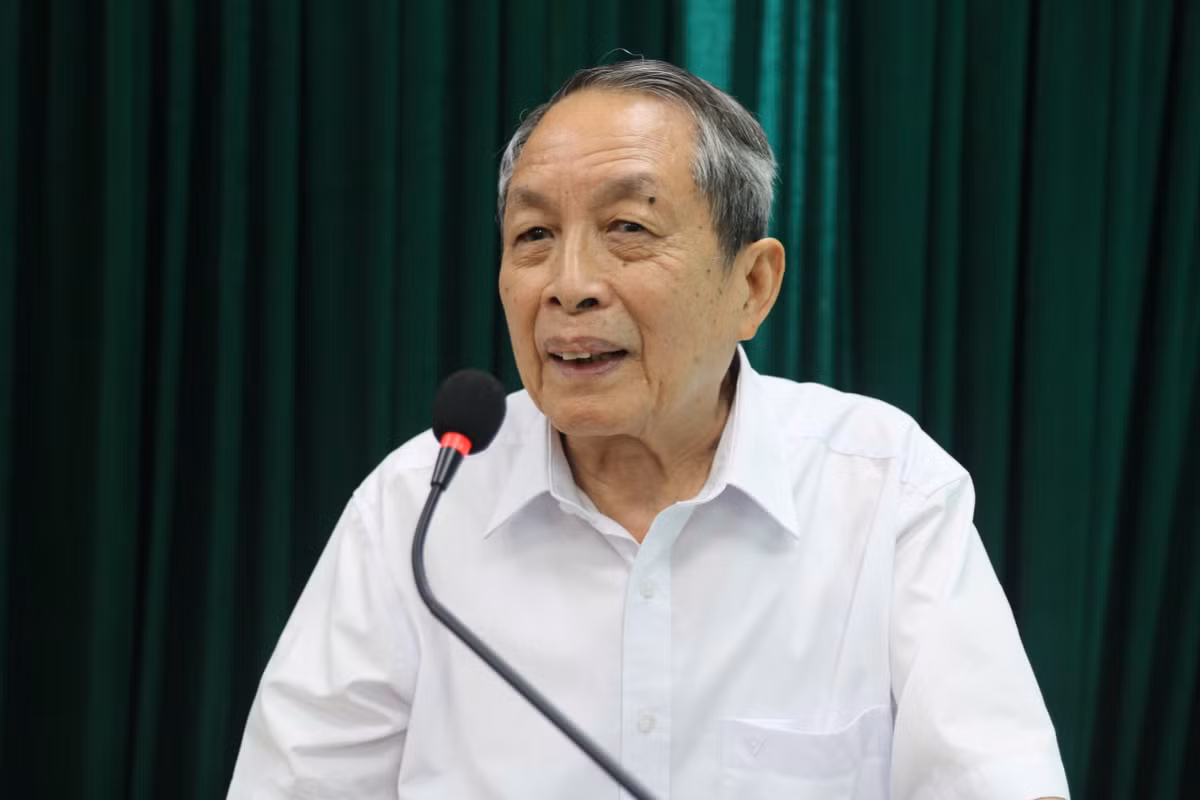 GS.VS Trần Đình Long: Đứng trên vai “người khổng lồ” nhờ sách khoa học GS.VS Tran Dinh Long: Dung tren vai “nguoi khong lo” nho sach khoa hoc