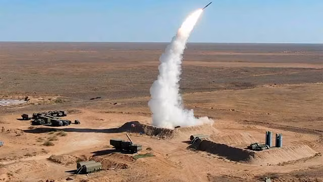 Động thái này diễn ra sau khi Ukraine liên tục tấn công các hệ thống phòng không của Nga trên bán đảo Crimea bằng tên lửa tác chiến chiến thuật tầm xa ATACMS.