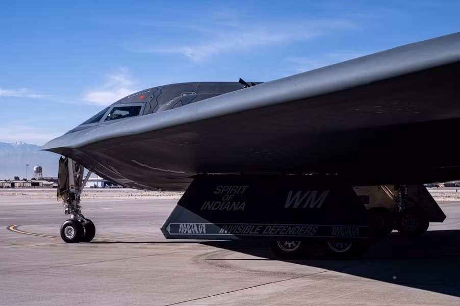 Công việc diễn ra tại nhà máy của Northrop Grumman nằm tại Palmdale, California, cũng như tại một số căn cứ của Không quân Mỹ. Dự kiến việc hoàn thành hợp đồng sau 5 năm, đến ngày 3/5/2029.