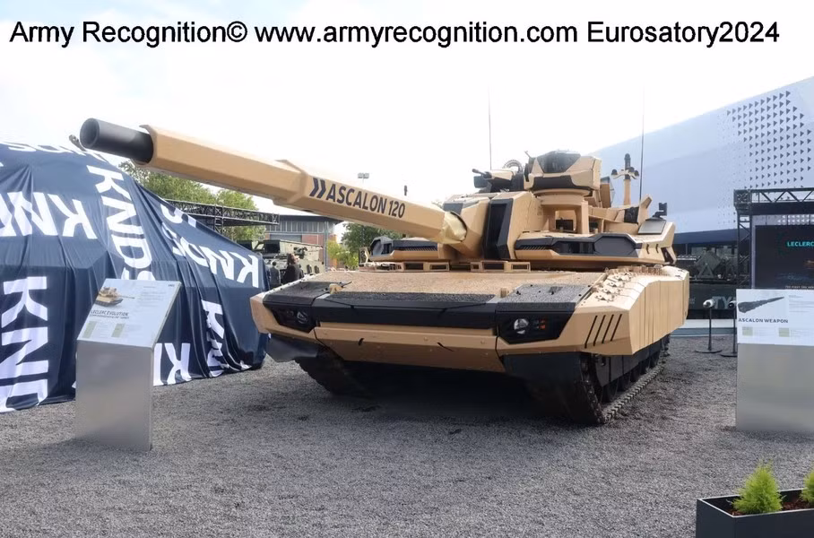 Xe tăng Leclerc Evolution đưa ra một khái niệm mới với 4 thành viên kíp chiến đấu, thích nghi đầy đủ các tình huống chiến thuật hiện đại.