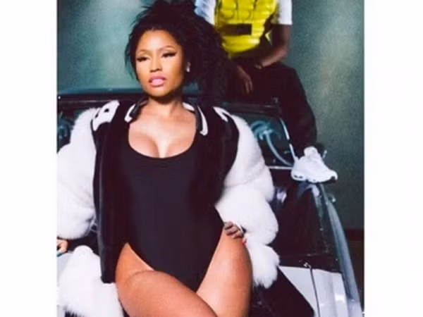 Những ngôi sao, người nổi tiếng có đặc điểm này có thể kể đến như Beyoncé, Nicki Minaj, Khloe Kardashian... Họ thường xuất hiện trong các MV hàng chục, hàng trăm triệu lượt xem và luôn gây ấn tượng với vóc dáng rất "đầm" và những nếp gấp đùi nóng bỏng.
