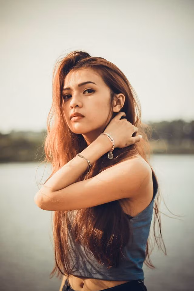 Lan Anh khẳng định mình được thừa hưởng nhiều nét đẹp từ bố, dù có một vài nét khá Tây nhưng Lan Anh vẫn là một cô gái Việt "chính hiệu". Bản thân Lan Anh cũng không thích mình bị so sánh với người nước ngoài, càng có chút nhạy cảm khi bị cho là con lai...