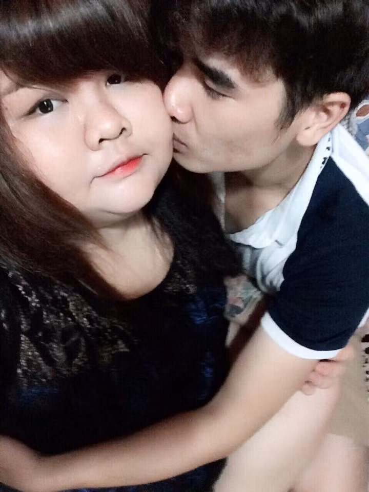 Cả Kim Ngân và Hồng Việt đều đang sinh sống ở Bình Dương. Đều có rất trẻ nhưng với sự gắn bó thân thiết, cặp đôi đũa lệch này tạo ra không ít sự bất ngờ, tò mò với các bạn trẻ ở địa phương hoặc ở những vùng miền khác. Dân mạng hiện cũng đang bàn tán không ngừng về chuyện tình thú vị, đáng ngưỡng mộ của Ngân và Việt.