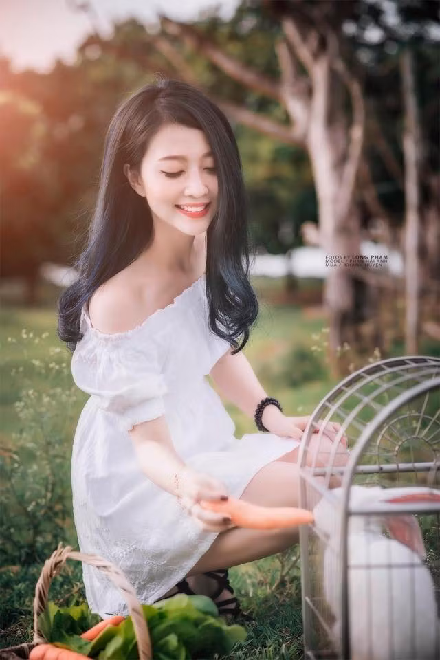 Hải Anh luôn giữ một hình ảnh thanh lịch, khá sang trọng nhưng vẫn trẻ trung, năng động… thể hiện qua gout thời trang của mình.