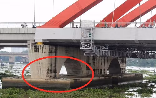 TP HCM: Nam thanh nien nhay cau Binh Loi tu tu