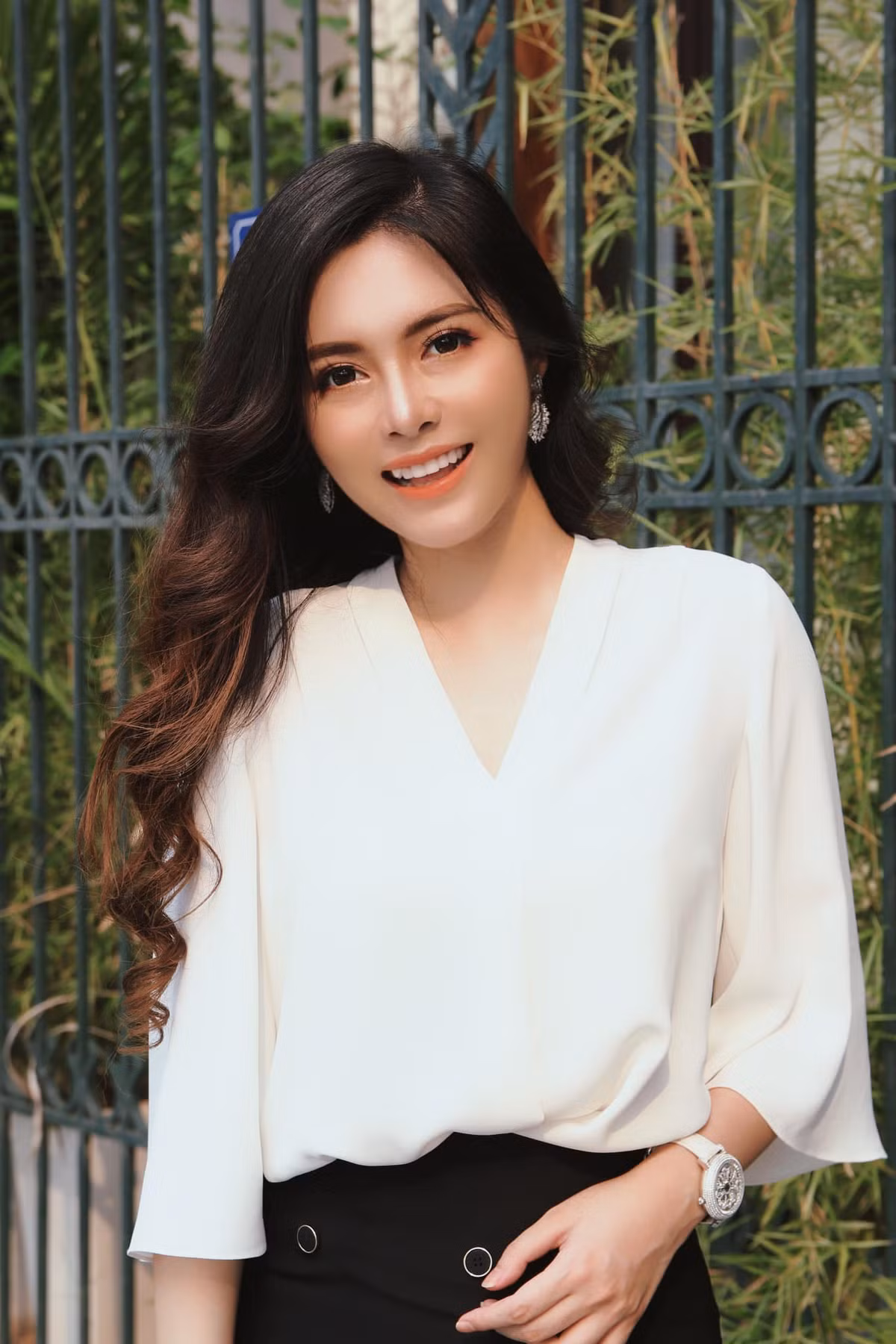 Dù không có lợi thế về chiều cao nhưng hot girl 9x Cao Diệp Anh có một gương mặt đẹp, khả ái với đôi mắt to tròn, sống mũi cao và thân hình gợi cảm.