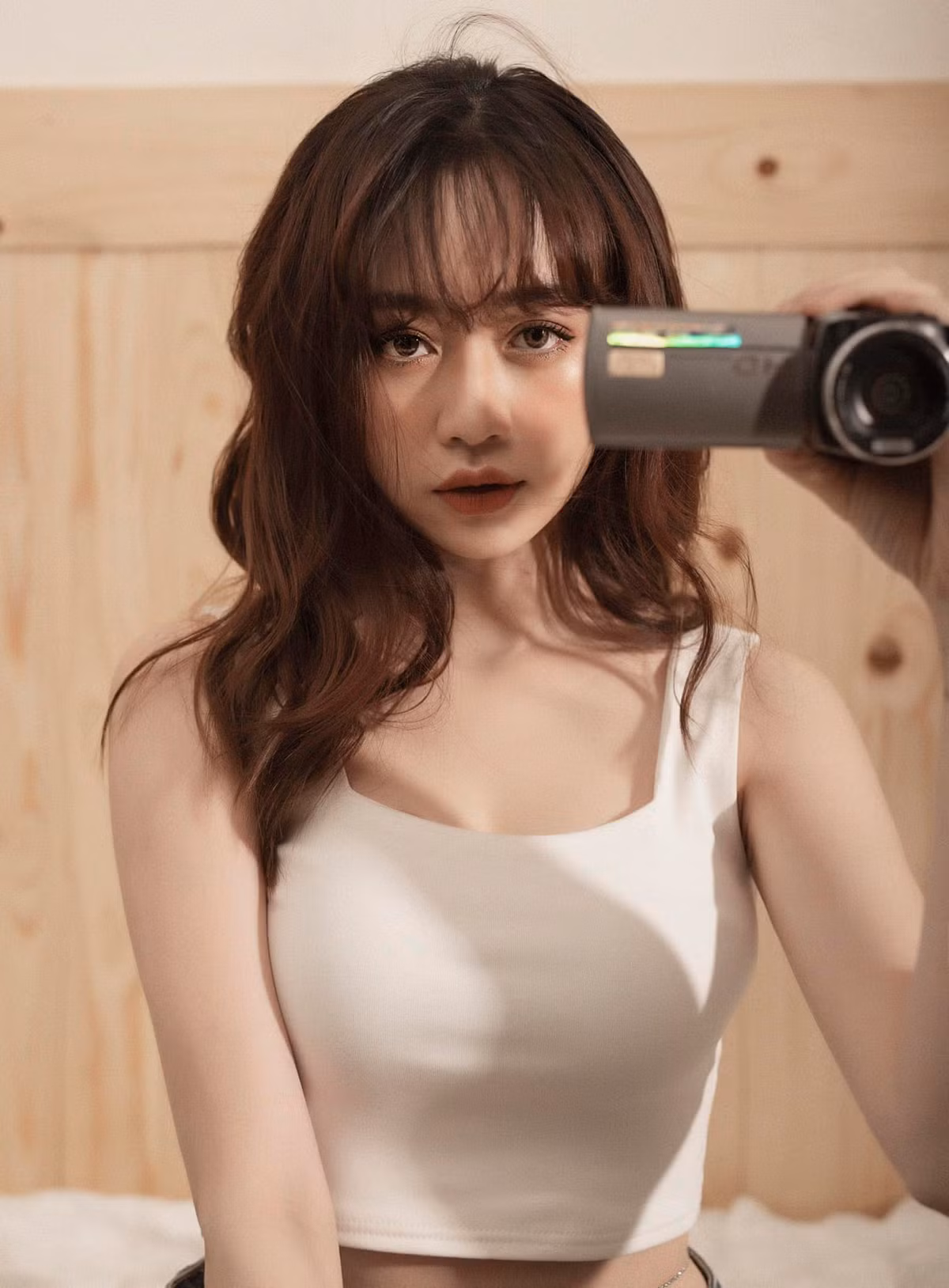 Hot girl 9X theo đuổi phong cách gợi cảm và không ngại đăng tải những khoảnh khắc nóng bỏng "đốn tim" bao người.