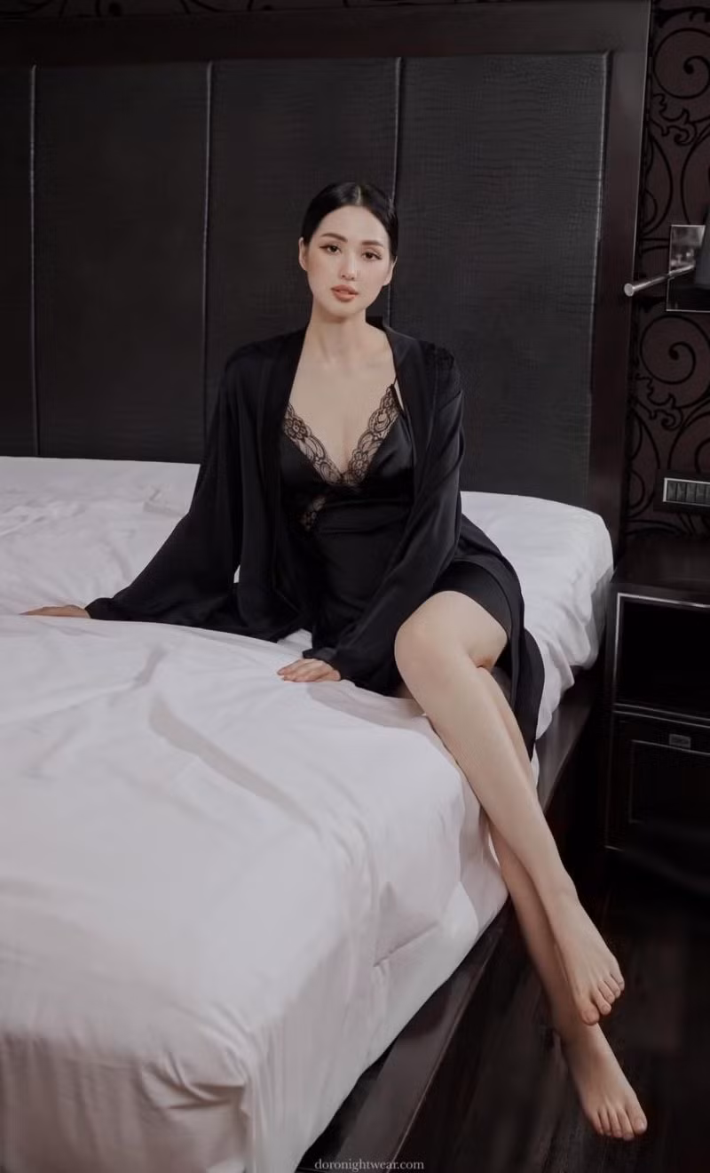 Đã bước sang tuổi 33, Tâm Tít vẫn là "tượng đài" nhan sắc của thế hệ hot girl cùng độ tuổi, khiến bao người mơ ước.
