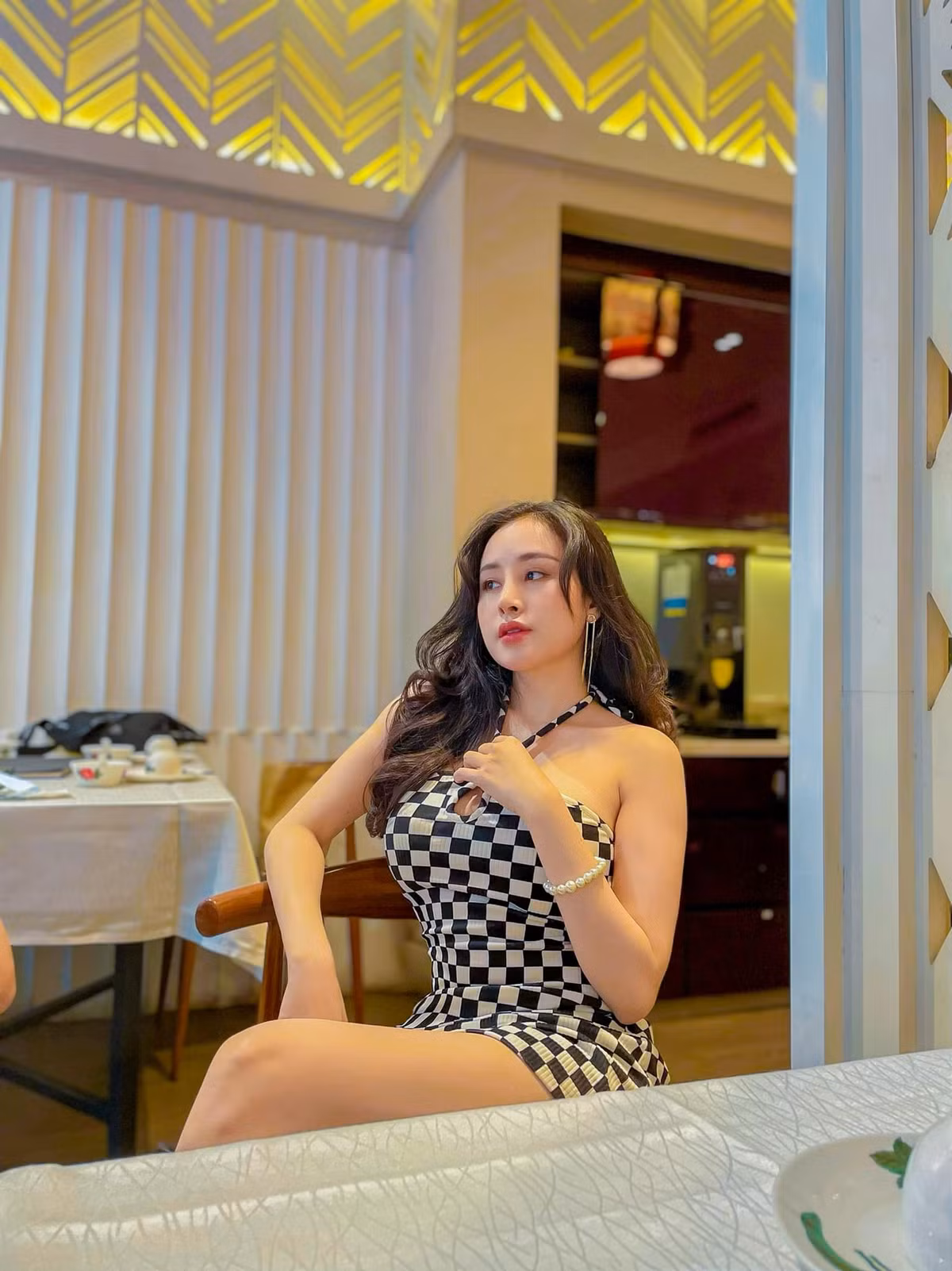 Gần đây, Huyền Anh đều đặn xuất hiện trên mạng xã hội hơn trước.