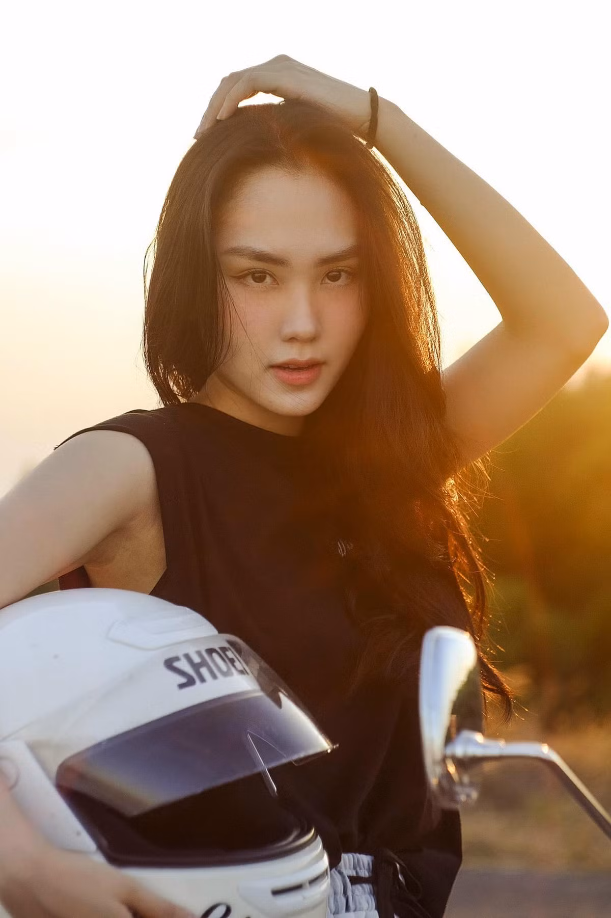 Nếu trước đây, người đẹp thường xuất hiện với hình ảnh dịu dàng và nữ tính thì Mai Phương bây giờ đã "lột xác" ấn tượng, đầy quyến rũ.