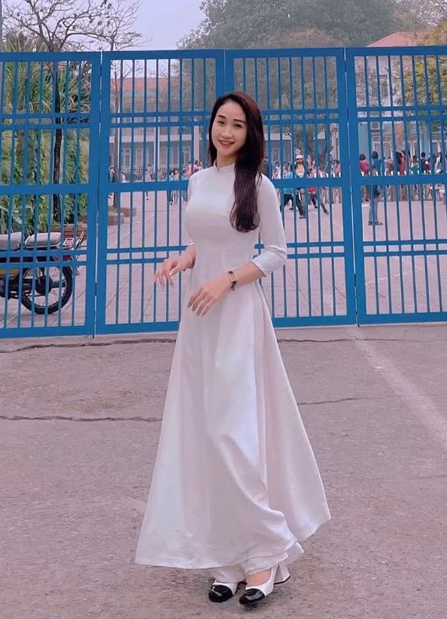 Hai co giao tieu hoc “gay sot” mang vi phong cach trai nguoc