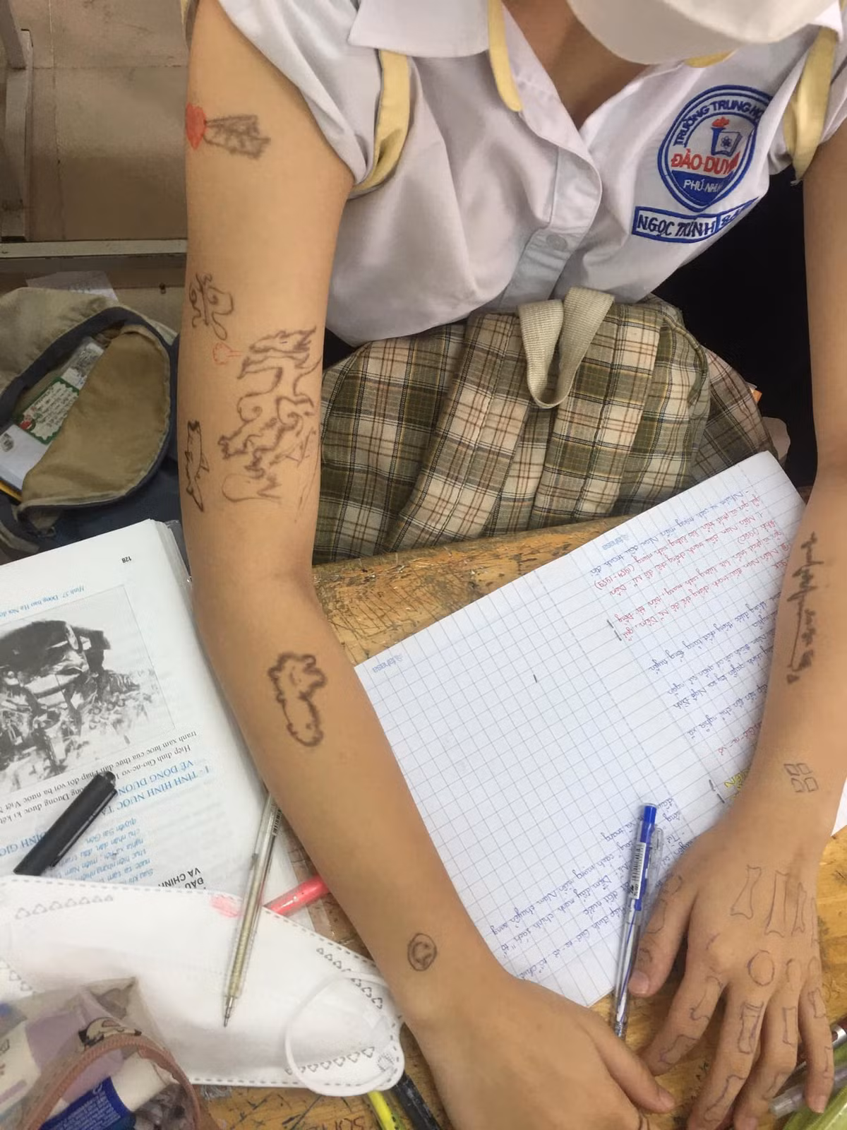 Càng có nhiều hình xăm thì càng thể hiện sự "cool ngầu" cao hơn.