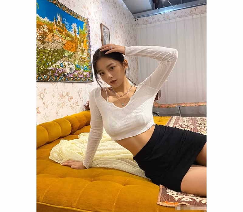Gương mặt xinh đẹp, cũng như vóc dáng gợi cảm, Chen Zi càng trở thành nữ thần trong mắt của nhiều người.