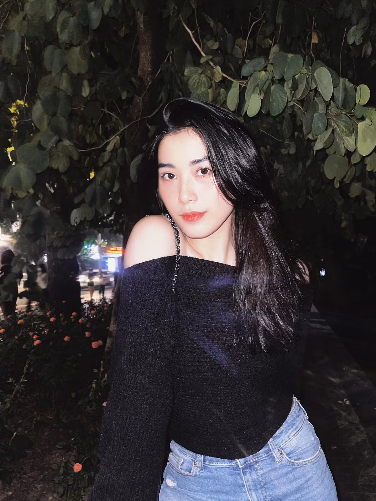 Nhiều người hi vọng Thu Huyền có thể phát triển sự nghiệp người mẫu hoặc tham gia một số cuộc thi sắc đẹp để phát triển lợi thế ngoại hình.
