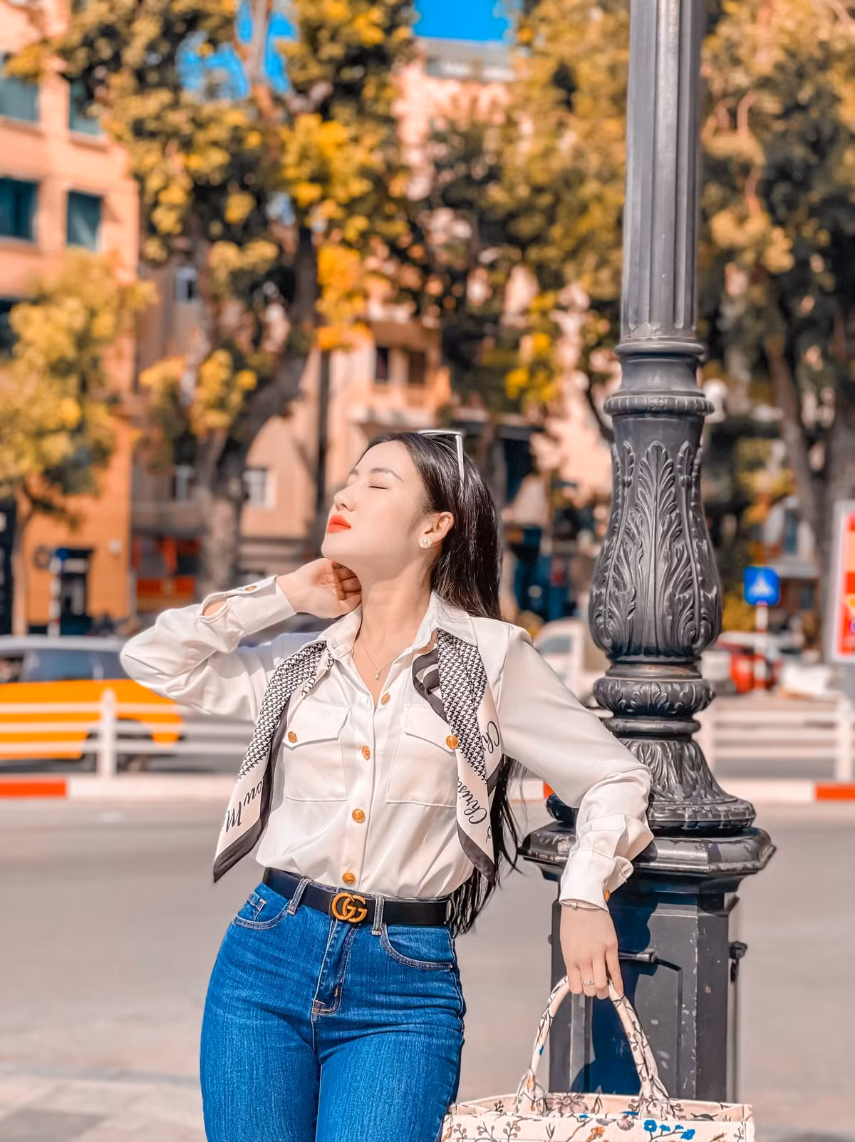 Anh Phương từng gây sốt khi tham gia vào dàn hot girl Nóng cùng Euro. Cô gây chú ý khi sở hữu nhan sắc nổi bật cùng dàn hot girl mới nổi hiện nay.