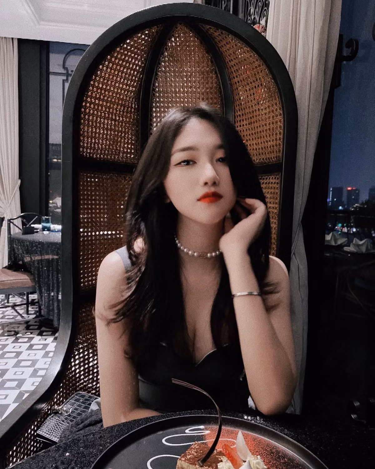 Dù đam mê với công việc, song Phương Linh vẫn hoàn thành tốt việc học tập tại trường với nhiều thành tích đáng nể.