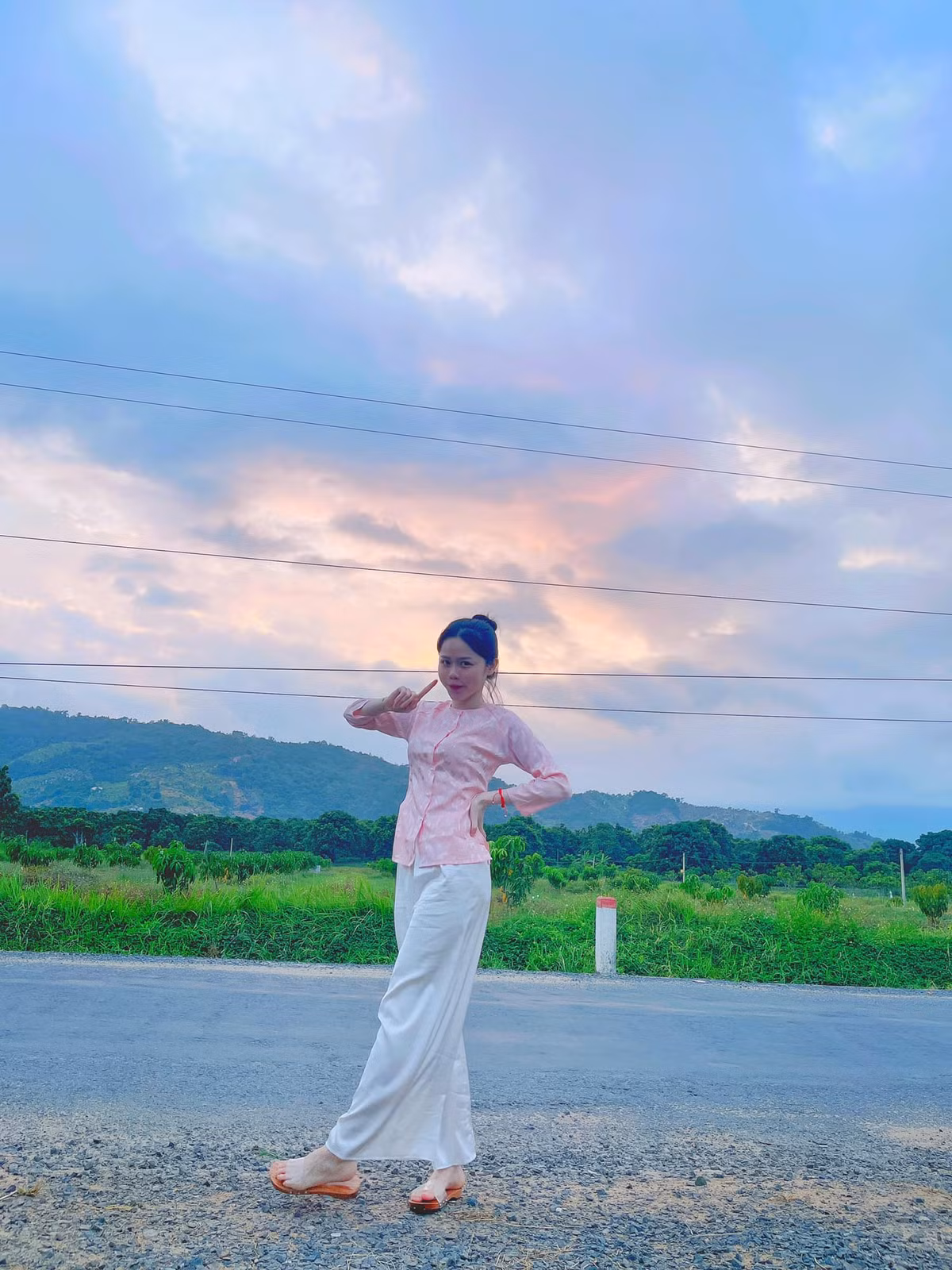 Sau khi chia tay Quang Hải, Huỳnh Anh rất hạn chế chia sẻ đời tư trên trang cá nhân.