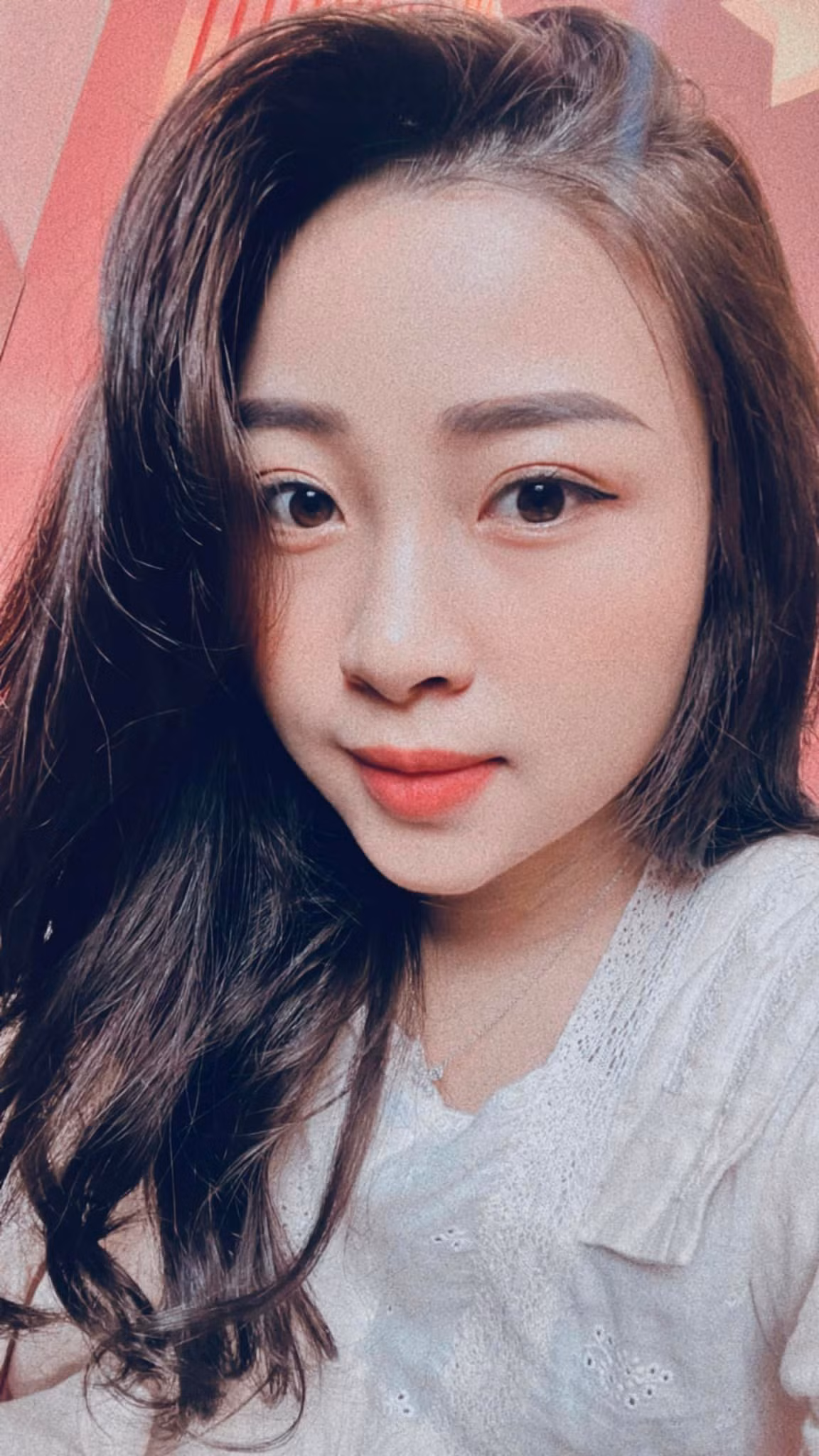 Sau khi kết hôn, Nhật Linh thường xuyên đăng ảnh gia đình đi chơi hay sinh hoạt đời thường lên trang cá nhân.