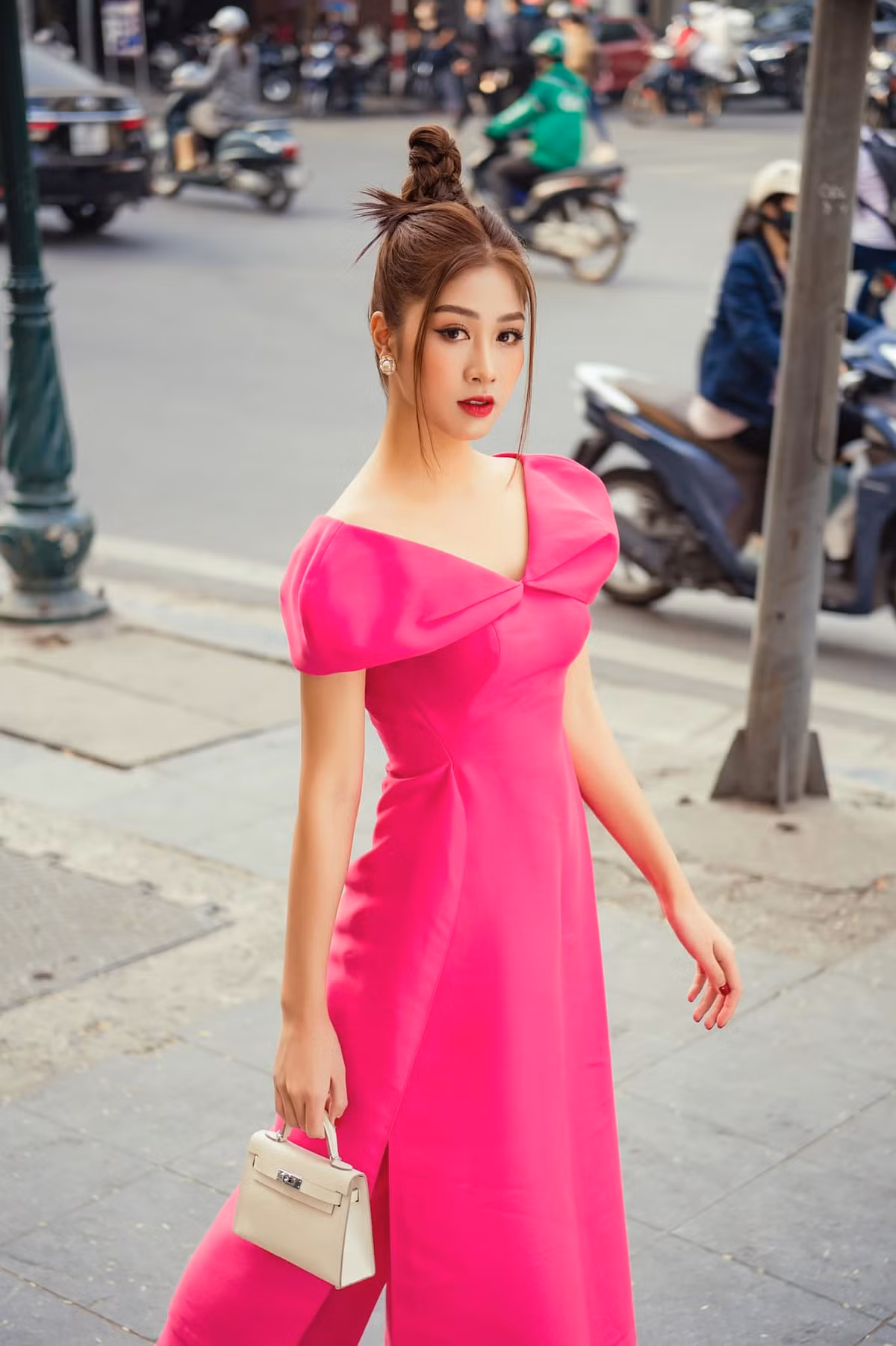 Sau cuộc thi Hoa hậu Việt Nam, với kết quả lọt Top 10, người đẹp cho biết cô có thêm nhiều cơ hội việc làm mới.