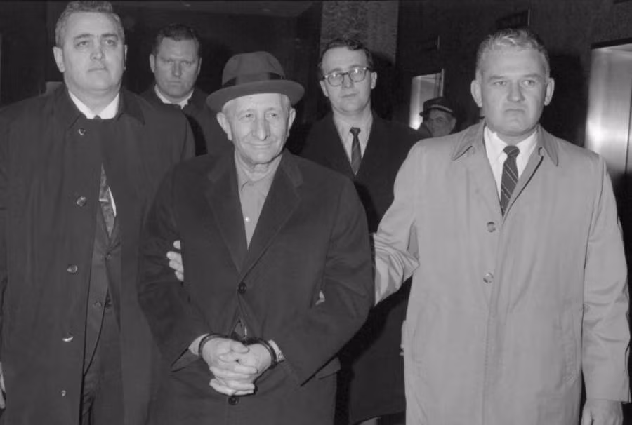 Đến năm 1970, Gambino vướng vòng lao lý khi bị truy tố vì tội nhập cảnh bất hợp pháp vào Mỹ. Thế nhưng, các phiên tòa xét xử y nhiều lần bị hoãn do y lên cơn đau tim nghiêm trọng.