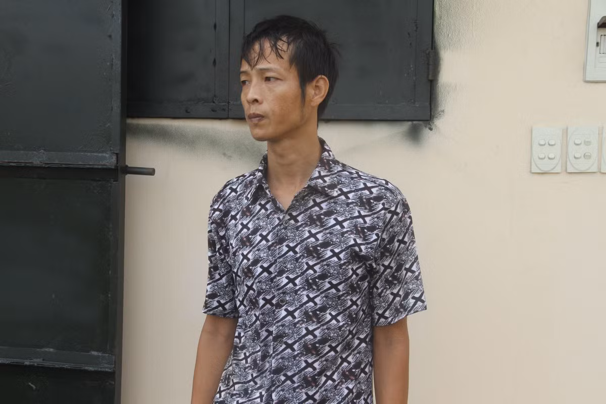  Cháu bé 9 tuổi bị cha bạo hành dã man: Nguyễn Hữu Long (SN 1985, trú huyện Khoái Châu, Hưng Yên) đã đánh đập cháu Nguyễn Hữu Hùng, (SN 2011, con đẻ của Long) hành hạ như: Bắt cởi quần áo đứng phơi nắng; nằm trên nắp cống nước thải ngoài trời tối không cho vào nhà; dùng dây lưng, điếu cày để đánh…Tháng 9/2020, Long bị Công an huyện Khoái Châu bắt tạm giam.