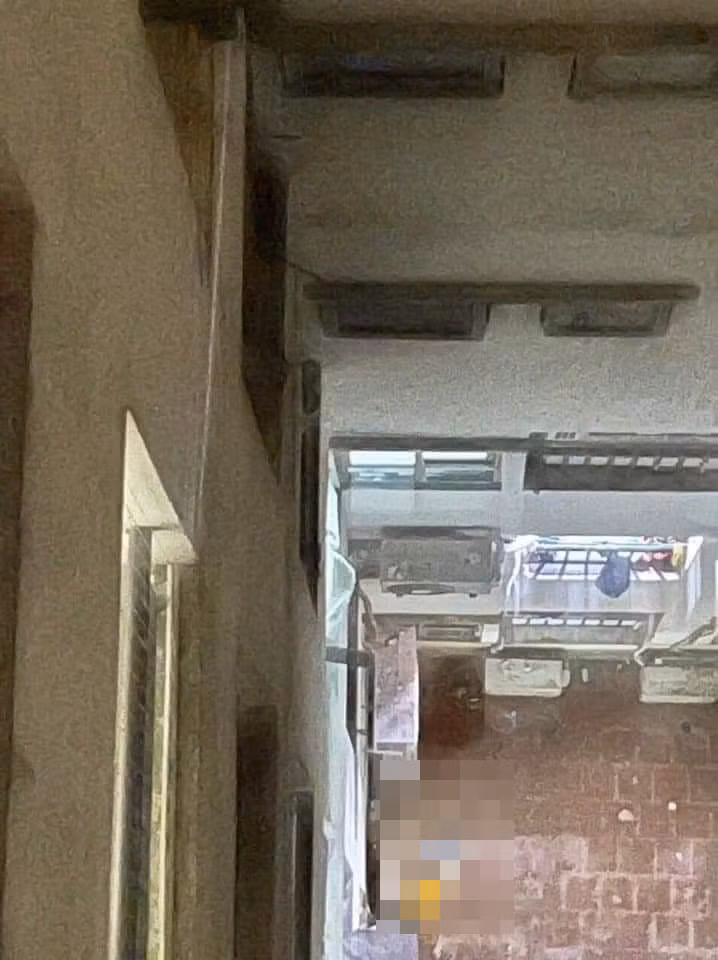 Khi xem hình ảnh thì mới nhận ra đúng đó là cháu, người chú rể đau lòng nhớ lại. Khi người thân vào phòng phát hiện tại đây có mảnh giấy Q.A để lại với nội dung ngắn gọn: "Tạm biệt, tôi đi nhé". 
