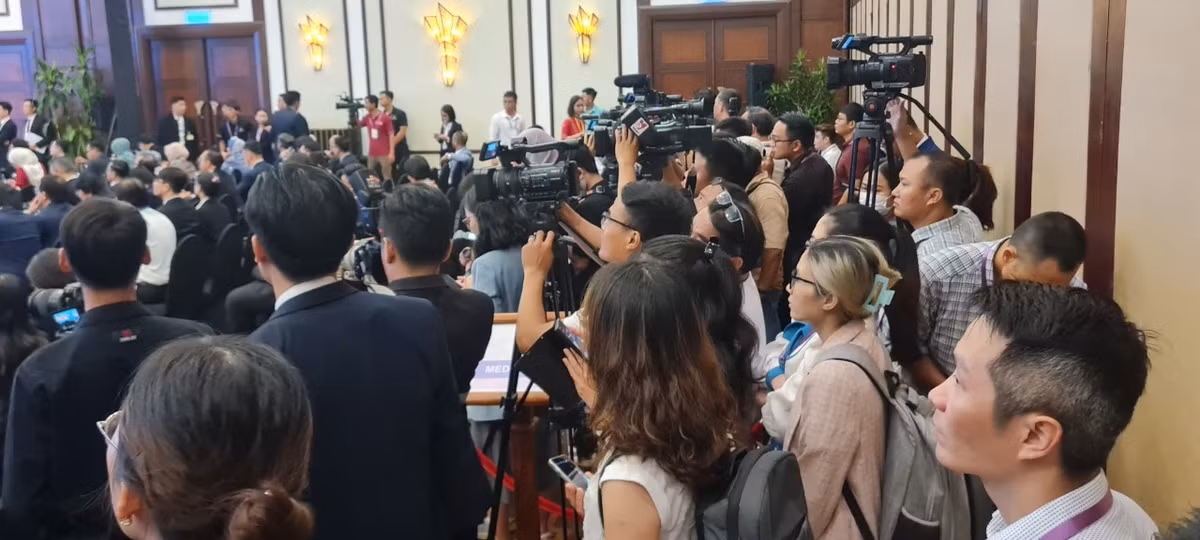 Sự kiện đã thu hút sự quan tâm của đông đảo phóng viên của các cơ quan báo chí.