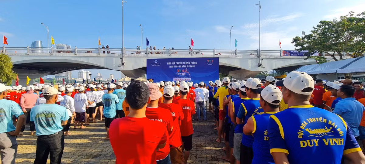 Lễ khai mạc giải diễn ra sáng nay (2/9) tại phía nam bờ đông cầu sông Hàn.