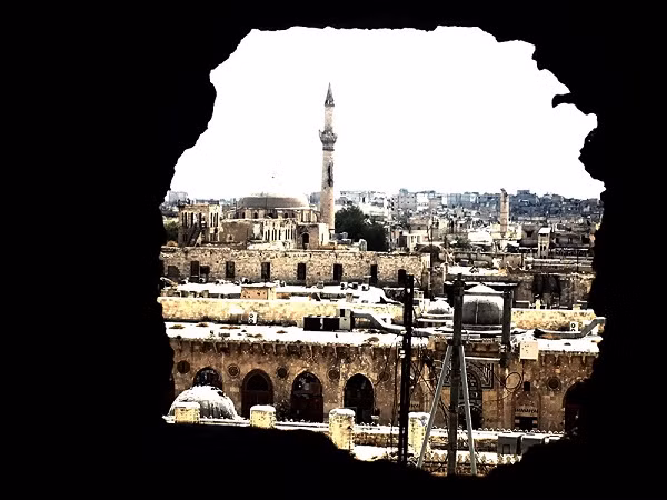 Trong những tháng qua, các cuộc giao tranh ác liệt giữa quân đội Syria và các nhóm phiến quân địa phương đã diễn ra tại thành phố Aleppo.