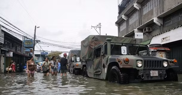 Philippines giống như một “tấm lá chắn”’ bảo vệ khu vực Đông Nam Á chống lại các cơn bão mạnh tiến thẳng về khu vực này. Cơn bão Haiyan năm 2013 đổ bộ vào Philippines từng khiến hơn 6.000 người thiệt mạng, hơn 16 triệu người bị ảnh hưởng và gây ra thiệt hại hơn 2 tỷ USD.