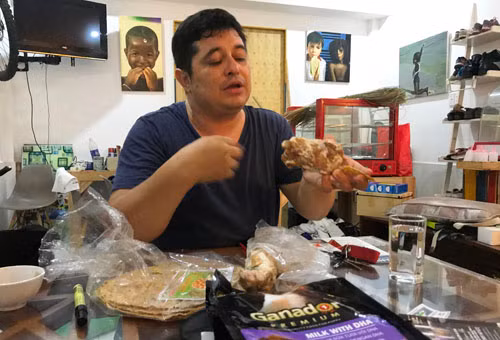TPHCM: Dang dieu tra vu hang loat cho cua nguoi nuoc ngoai bi dau doc-Hinh-2