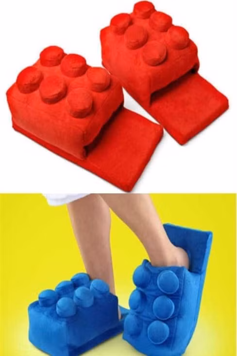Dép chủ đề khối ghép hình khác lạ.