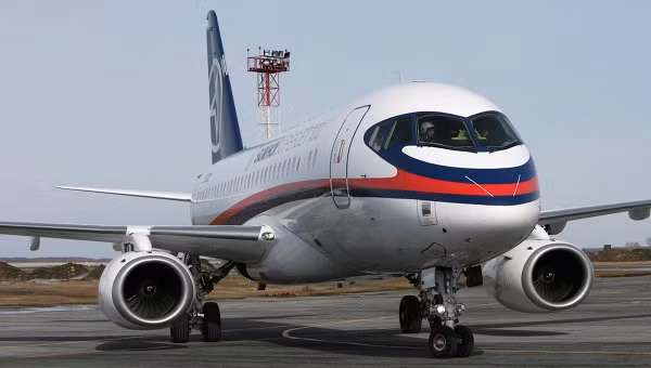 Superjet 100 nhận được khá nhiều đơn đặt hàng từ các hãng hàng không trong nước như Aeroflot, Gazprom... cũng như các hãng nước ngoài (Delta Airlines, Ryanair)...