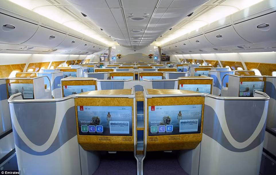 Chiếc máy bay này được nhiều người gọi là một cỗ máy siêu khủng, một pháo đài bay với 4 động cơ và 2 tầng ghế (thay vì 1 tầng như nhiều máy bay khác).